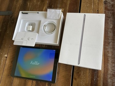 Apple iPad 7th Gen 10.2  32GB WiFi + Cellular Space Gray -Excellent Condition