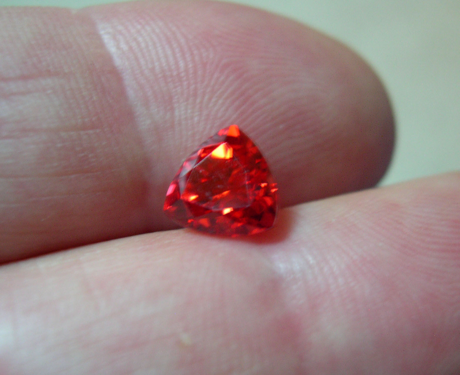 Saphir Verneuil padparadscha trillion 8x8x8mm pierre gemme orange rose clarté IF