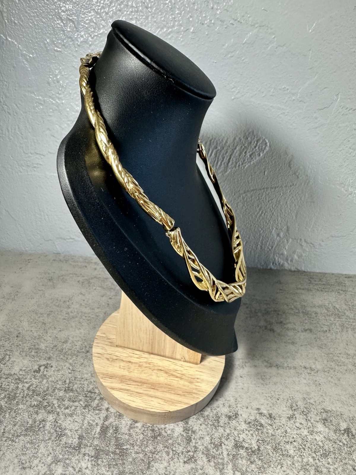 TRIFARI Structured Signed Statement Choker Collar… - image 5