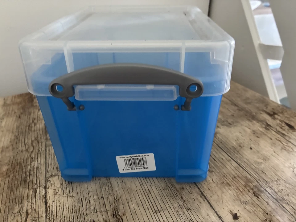 Really Useful 3L Plastic Storage Box With Lid 245x180x160mm blue - Image 2 of 4