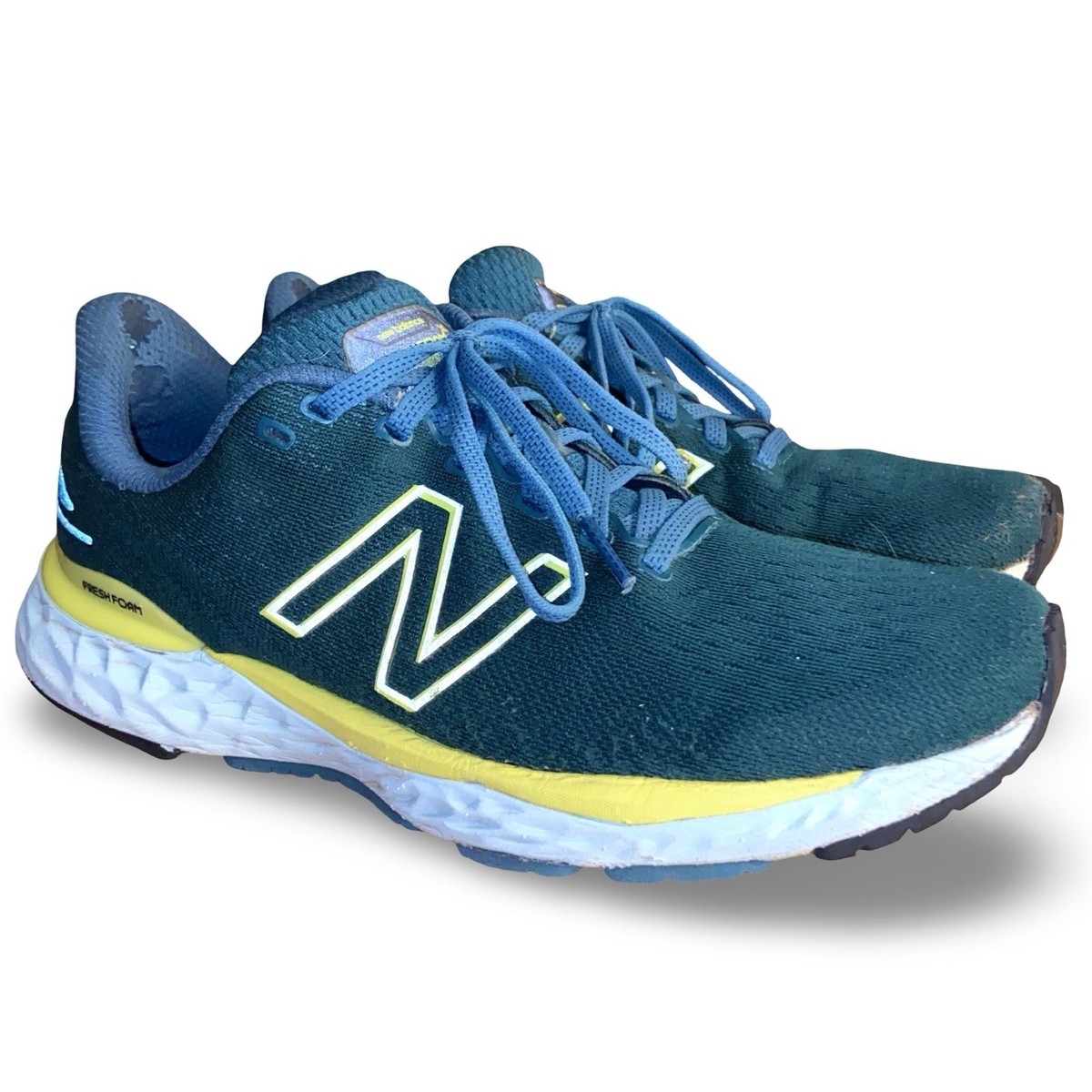 Size 9 - New Balance Fresh Foam 880v11 Trek Sulphur Yellow  display picture 1