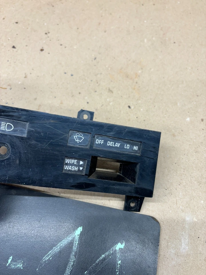 1981 1982 1983 1986 DODGE D100 W150 D350 WINDSHIELD WIPER HEADLIGHT SWITCH BEZEL - Image 3 of 4