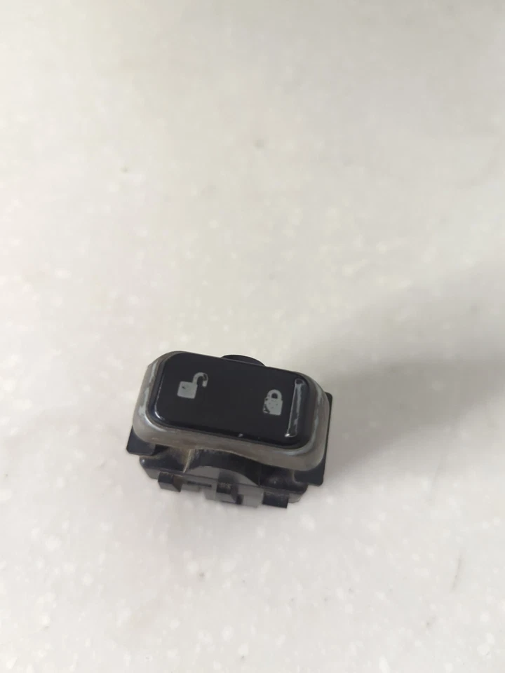 Botón interruptor cerradura puerta Motorcraft SW-7197 se adapta 04-08 Lincoln Town Car Driver  Foto 4 de 4