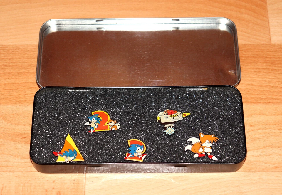 1992 Sonic 2 the Hedgehog Sega Genesis Extremely Rare Promo Pin Set in Tin Case - Image 2 of 4