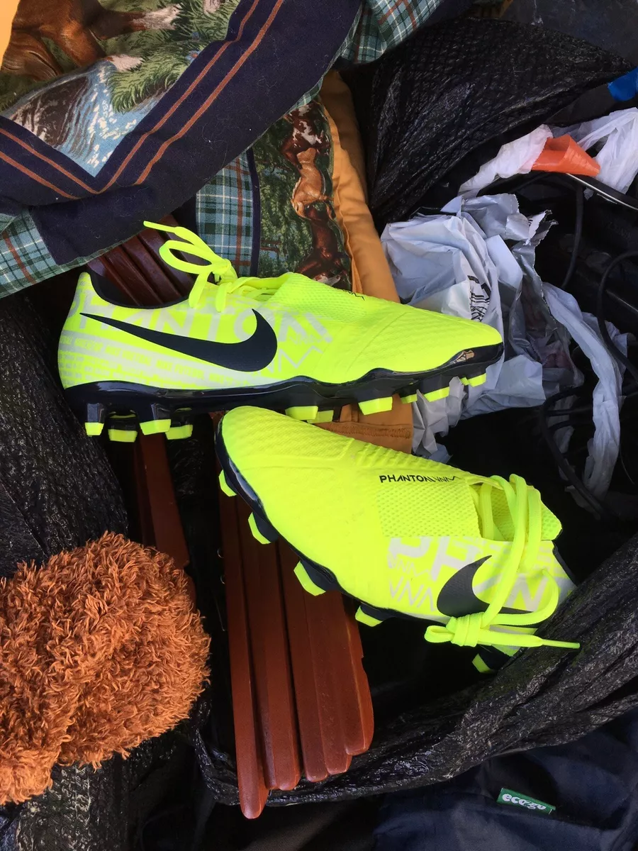 Nike phantom best sale vnm soccer cleats