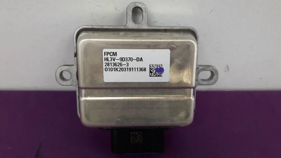 20 МОДУЛЬ УПРАВЛЕНИЯ ТОПЛИВНЫМ НАСОСОМ LLINCOLN NAVIGATOR HL3V9D370DA - Изображение 2 из 4