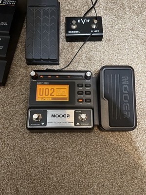 MOOER GE100 Digital Guitar Multi-Effects Processor w/ Expression Pedal