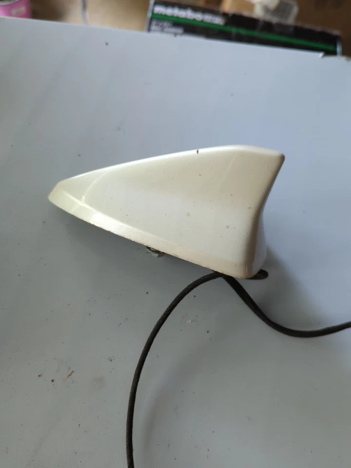 2009-2015 CADILLAC CTS-V SEDAN 6.2L LSA OEM ROOF ANTENNA ASSY #1464 - Image 2 of 4