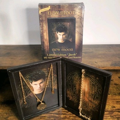 Twilight New Moon Limited Edition 18K Gold Jacob Necklace Bracelet Display Box