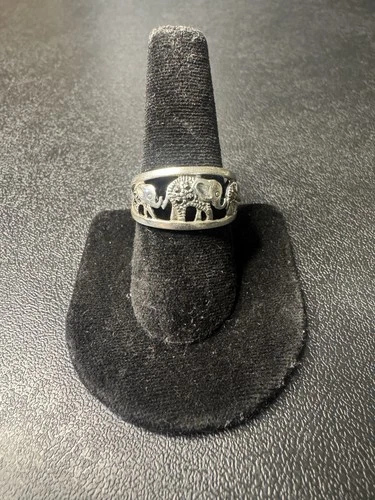 Vintage 925 Sterling Silver Real Marcasite Elephant Oxidized Ring Size 9