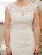 Sweetheart Designer Lace Wedding Dress - Size 4 - Worn Once, Excellent Condition