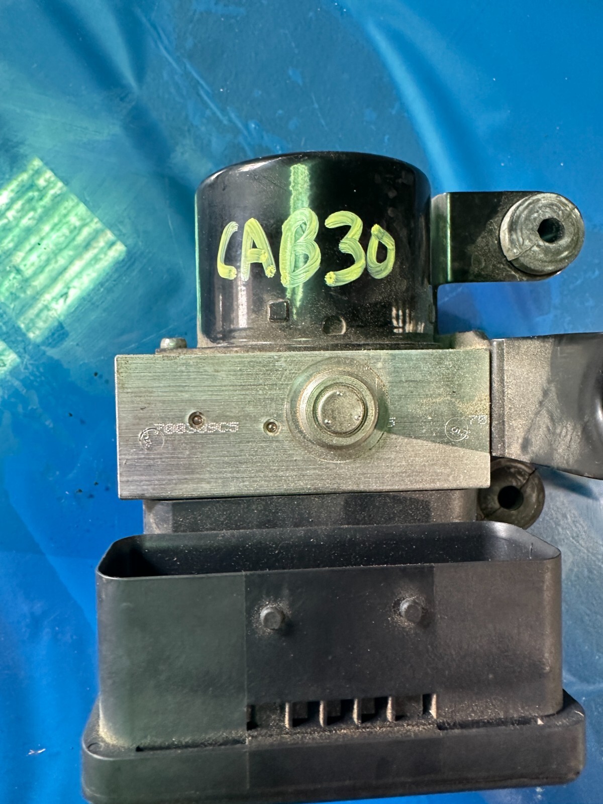 🐼 06-13  Volvo Control Unit ABS Pump Anti-Lock Brake Assembly P/N: 30742665 🌟