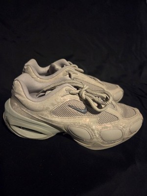 Nike Air Max Muse Low Top Lace-Up Sneakers Synthetic Upper Beige/Gray HM0750-001