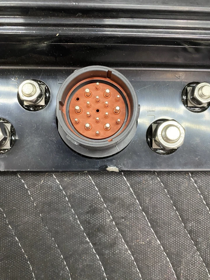 JLG 1001164402 Electric power Distribution Box - Image 3 of 4