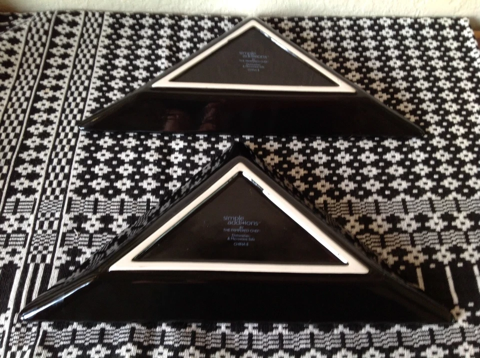 The Pampered Chef~Simple Additions~Triangles~Serving Dishes~ Set of 2~ Black - Image 3 of 4