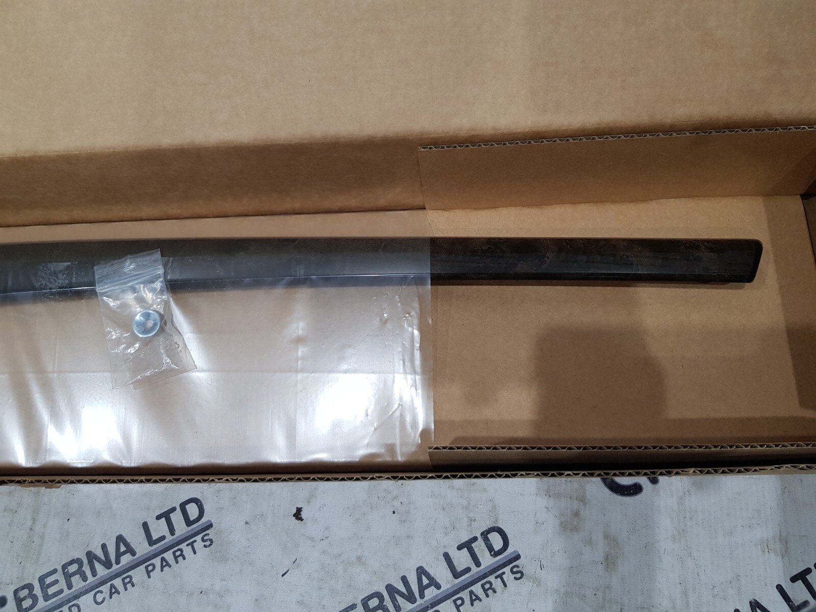 GENUINE BMW 5 SERIES E60 2003-2010 FRONT RIGHT SIDE DOOR MOLDING  