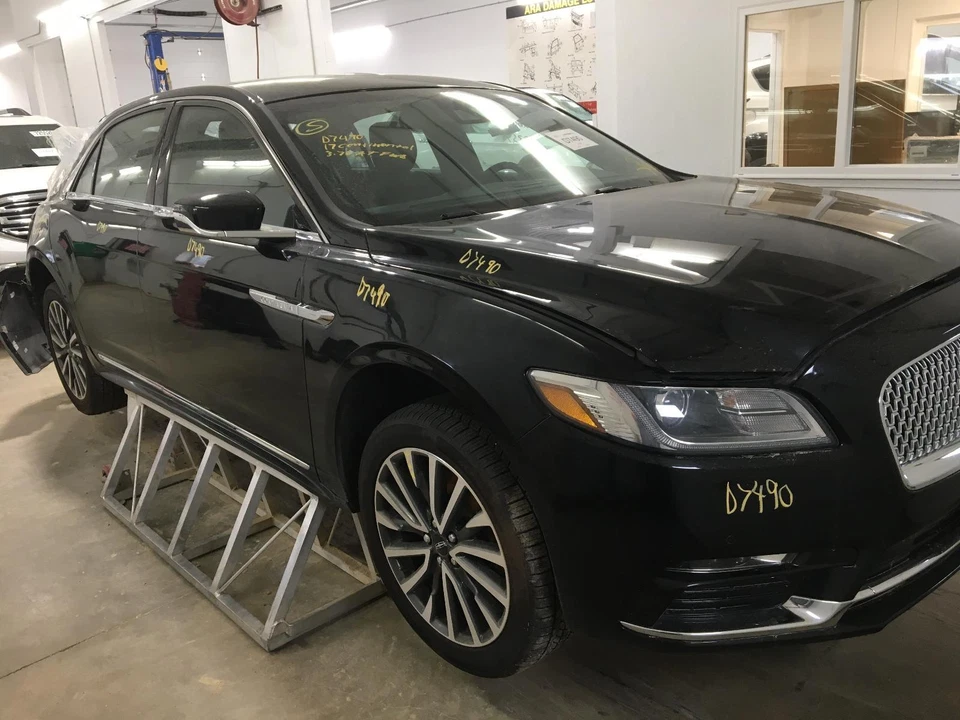 Conjunto de bomba y motor ABS usado se adapta a: Lincoln Continental 2017 montaje sin ada Foto 4 de 4