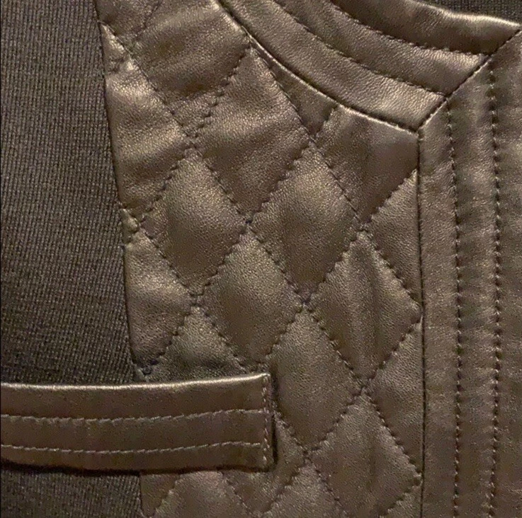 Chaqueta de cuero acolchada y doble ponte St John Knits negra talla 2 nueva con etiquetas precio de venta sugerido por el fabricante $1695 Foto 2 de 4