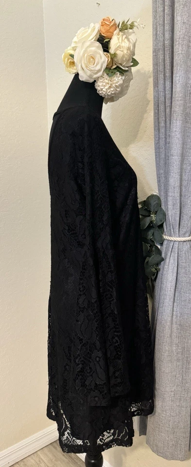 Vestido Haani Petite Boho Chic Retro Estilo Años 60 Negro Encaje Mangas Acampanadas Talla PM Foto 4 de 4