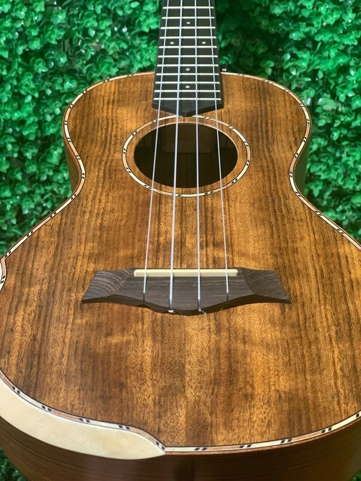 Kamehameha Ukulele MKT-20H Tenor Walnut wood come with case/tuner/strap - Image 3 of 4
