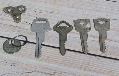 Vintage Antique Keys Car Ford Chrysler Knock Out Clock Winding Key