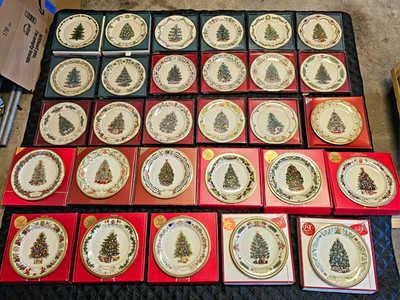 Lenox Trees Around the World Christmas Plates - Full 29-Piece Set - MINT