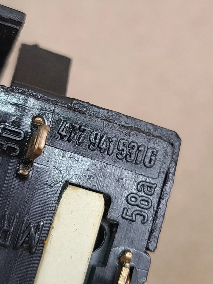 Interruptor de luz antiniebla original Porsche 944 Foto 2 de 4