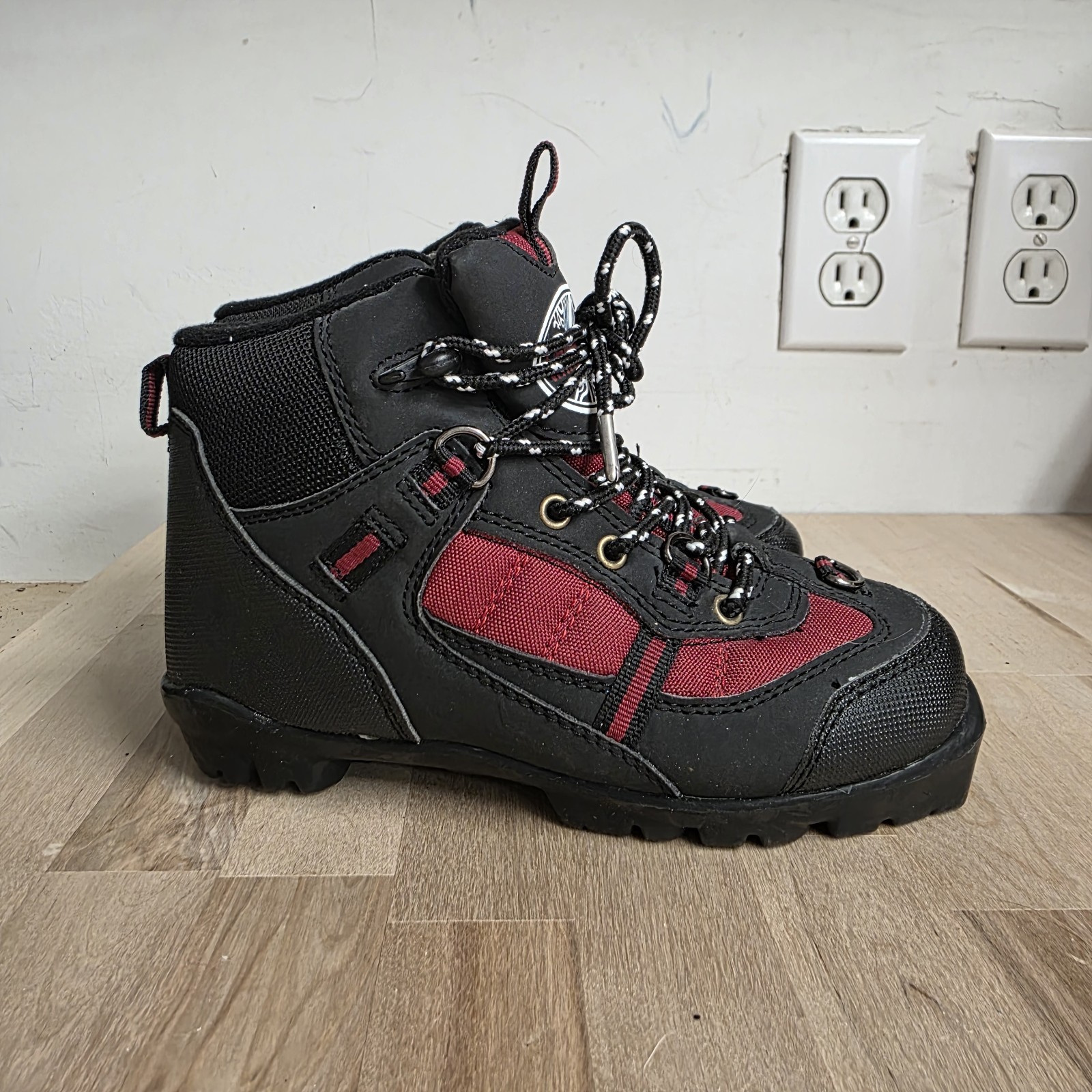 SALOMON Scarponi da sci Whitewoods Thinsulate taglia EU 31 rosso fondo backcountry