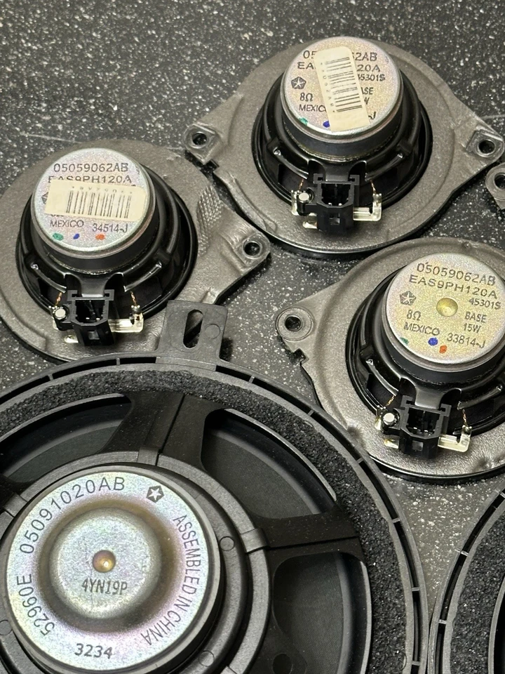 2015 Jeep Wrangler JK OEM Factory Speakers Set Mopar 05091020AB 05059062AB Works - Image 4 of 4
