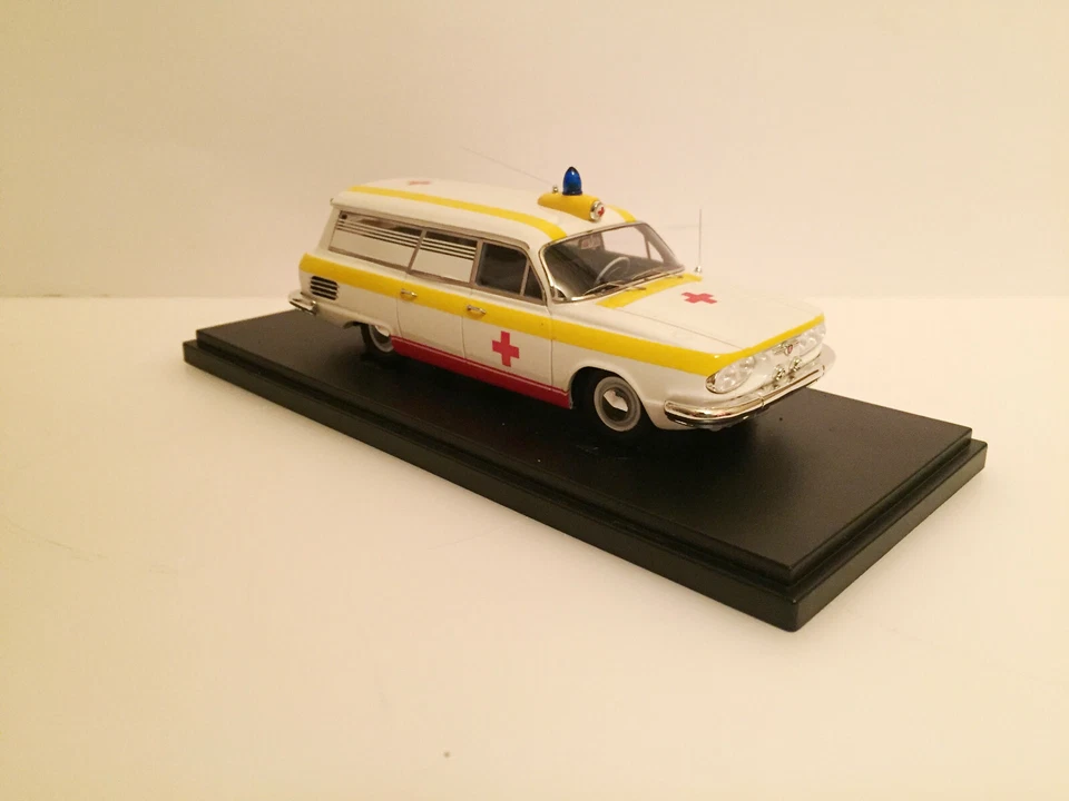1/43 Autocult 1962 Tatra 603 A Sanitka ambulance LE 333 pcs - Image 4 of 4
