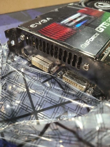 GeForce Graphics Card EVGA 512-P3-1150-TR GTS 250 PCI Express, 2x DVI, S-video - Image 4 of 4