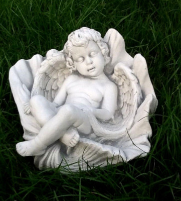 Steinfigur ''Engel in der Muschel'' Steinguss Skulpturen Gartendekoration Engel
