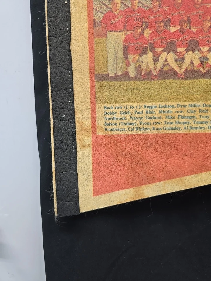 Banderín de los Orioles de Baltimore 1976 con Reggie Jackson y Brooks Robinson Foto 3 de 4