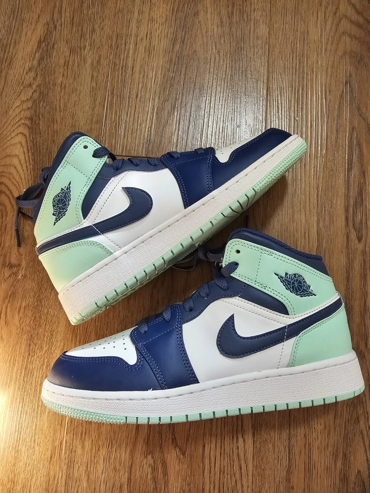 Air Jordan 1 Mid 'Mystic Navy Mint Foam' GS taglia 6 anni 554725 413