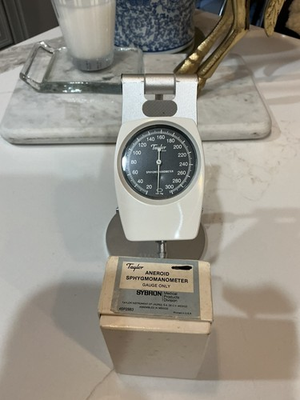 #ad Tycos Hand Aneroid Sphygmomanometer Gauge w Box FREE SHIPPING $45.99