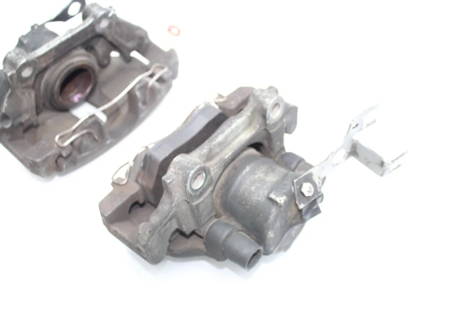 98-05 PAR PINZAS FRENO DELANTERAS IZQUIERDA Y DERECHA VOLKSWAGEN PASSAT Q6559 Foto 3 de 4