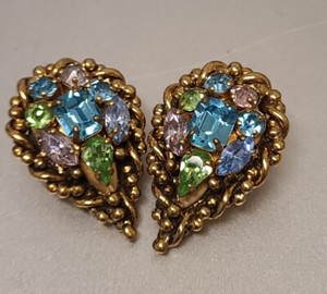 Early Vintage BARCLAY Set Of Dress Clips With Multicolor Pastel Rhinestones H23