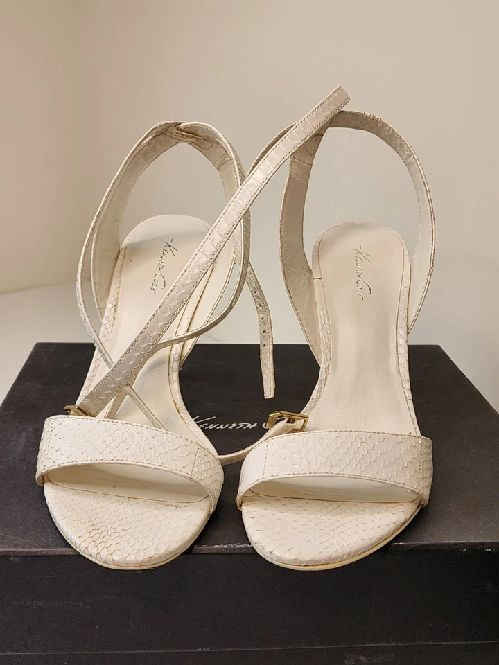 Tacones Kenneth Cole Grove blancos con tiras talla 9 Foto 3 de 4