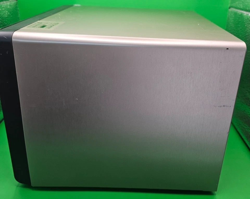 NAS QNAP TS-659 PRO II Intel Atom D525 1.8GHz 1GB DDR3 6-Bay - Image 2 of 4