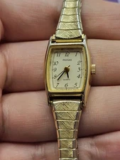 Pulsar Women Watch Stainless Steel Gold Stretch Water Resist Batt Beige Quartz