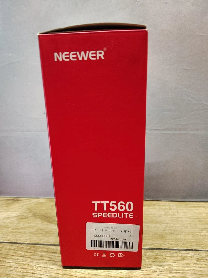 Neewer TT560 Flash Speedlite – Universal Digital Camera Speedlight with Hot Shoe - Image 2 of 4