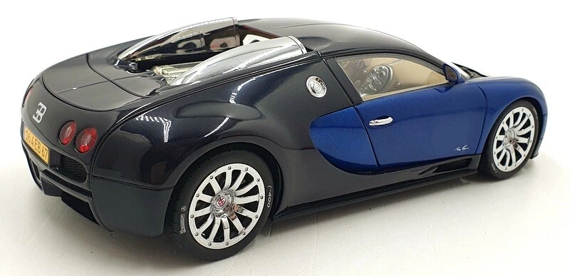 Autoart 1/18 Scale Diecast 70903 - Bugatti EB 16.4 Veyron Showcar - Blue/Blue - Image 3 of 4