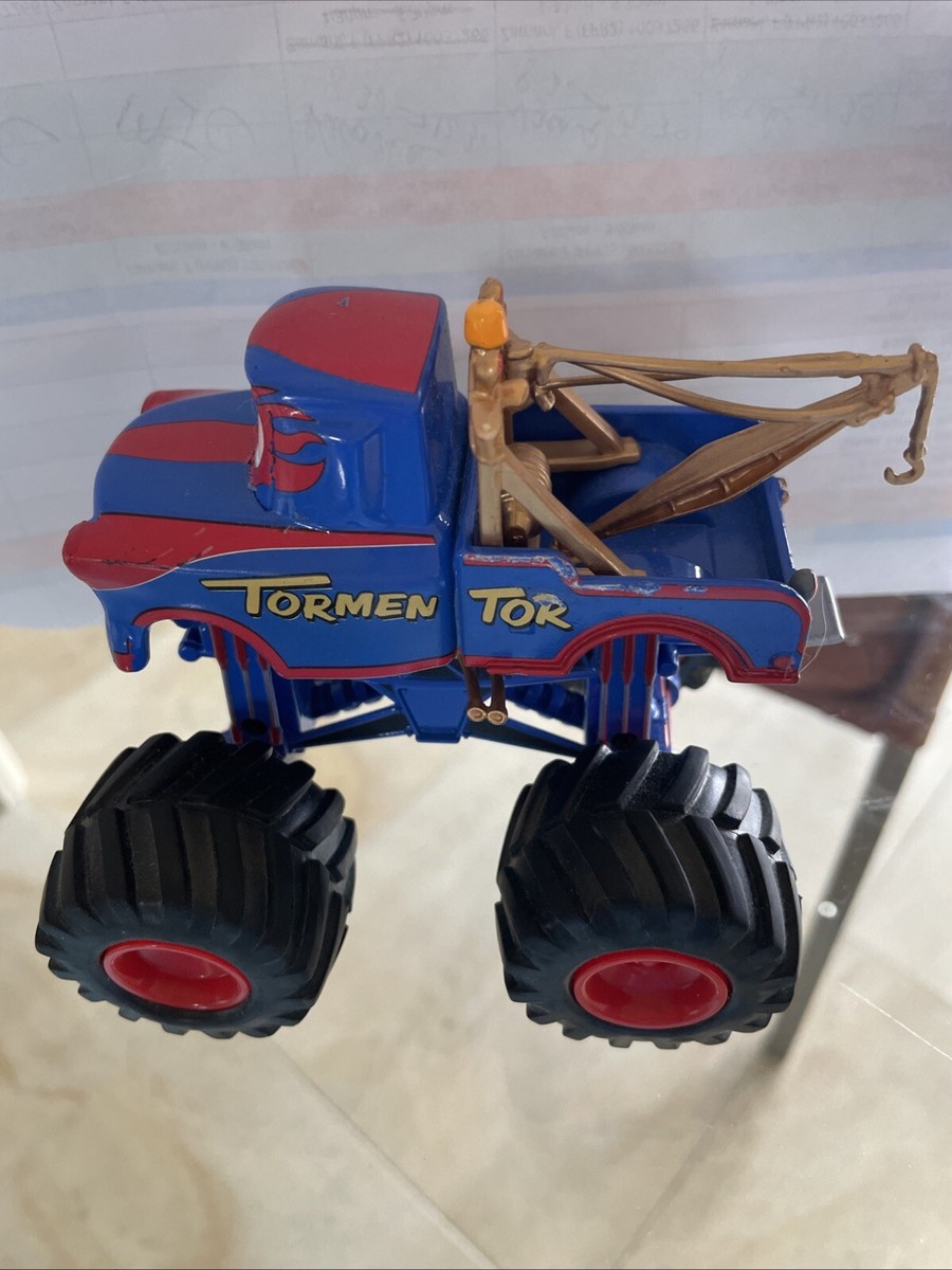 Hot Wheels Monster Trucks Race Ace (Blue) 1:64 Scale Plus Connect and Crash  Car, image size:900x1200