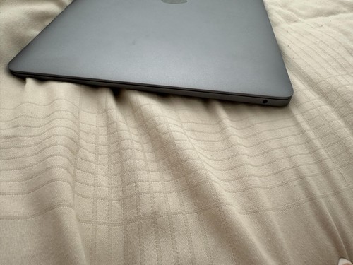 Apple MacBook Air 13,3 Zoll (256GB SSD, Intel Core i3 10. Gen., 3,20 GHz,... - Bild 2 von 2