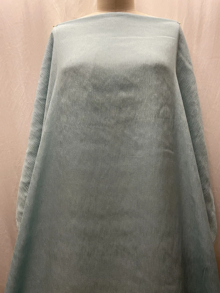 Tela 100 % seda arrugada crepé de China azul verdoso claro por yarda 48" de ancho Foto 3 de 4