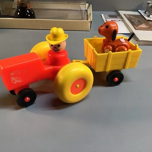 VINTAGE FISHER PRICE LOT (4) TRACTOR, FARMER , CART , DOG