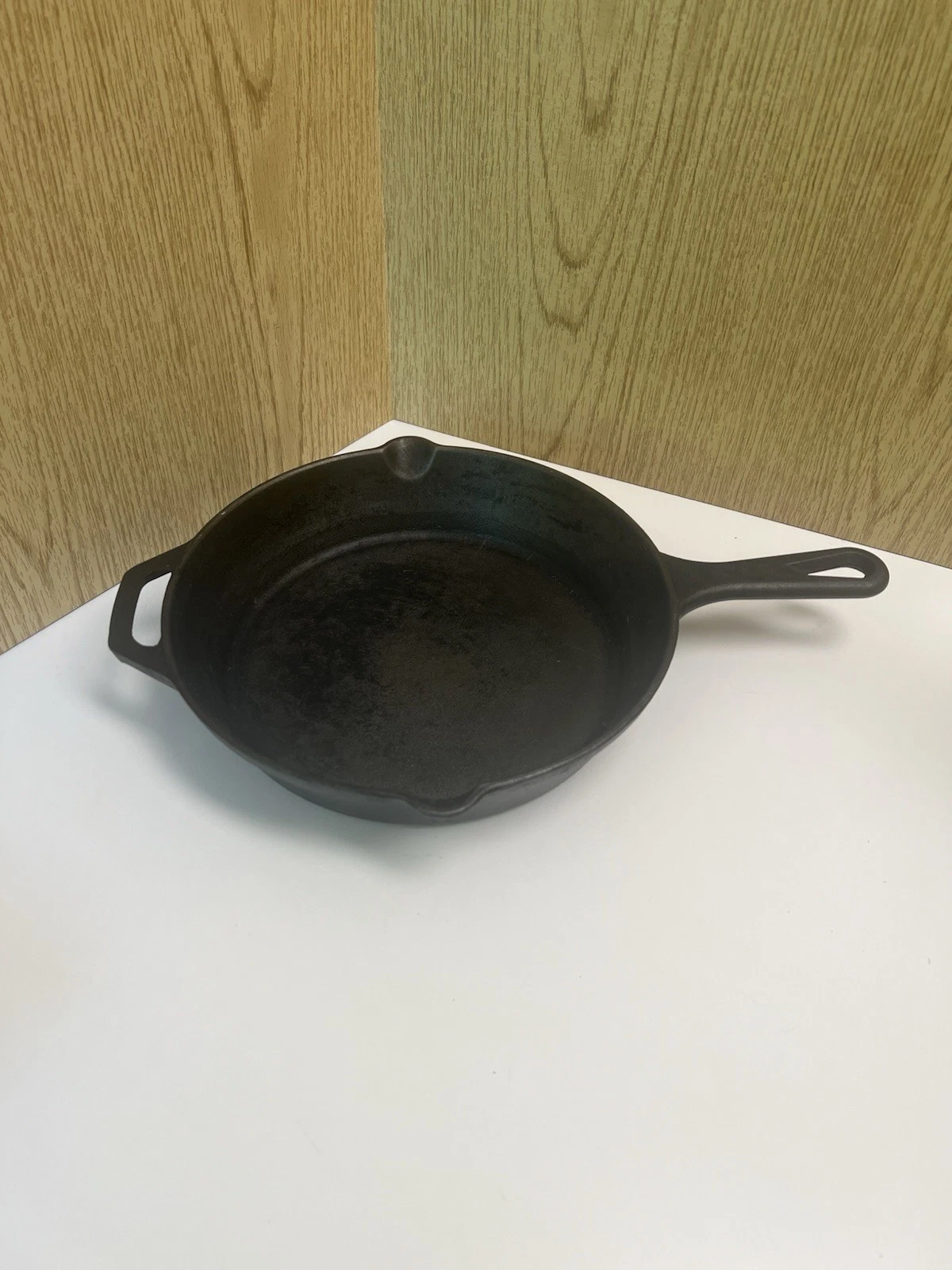Cast iron Skillet 10.25”wide