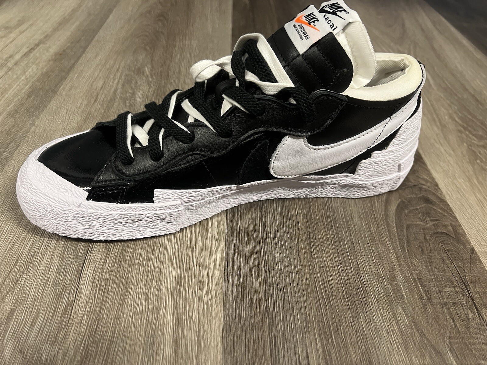 SACAI X NIKE Taglia 10 Blazer Nike sacai x basso nero brevettato