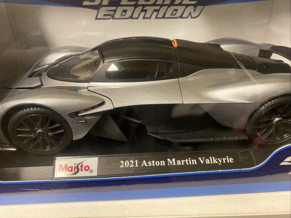 Maisto escala 1:18 2021 Aston Martin Valkyrie en plata modelo de coche fundido a presión Foto 2 de 4