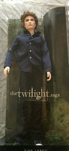 Mattel-Barbie-Collector-The-Twilight-Saga-Breaking-Dawn-Part-II-034-JASPER-034-Doll